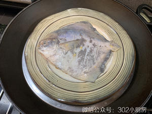 【0378】甜酒腐乳蒸鲳鱼 <302小厨房>的做法 步骤5