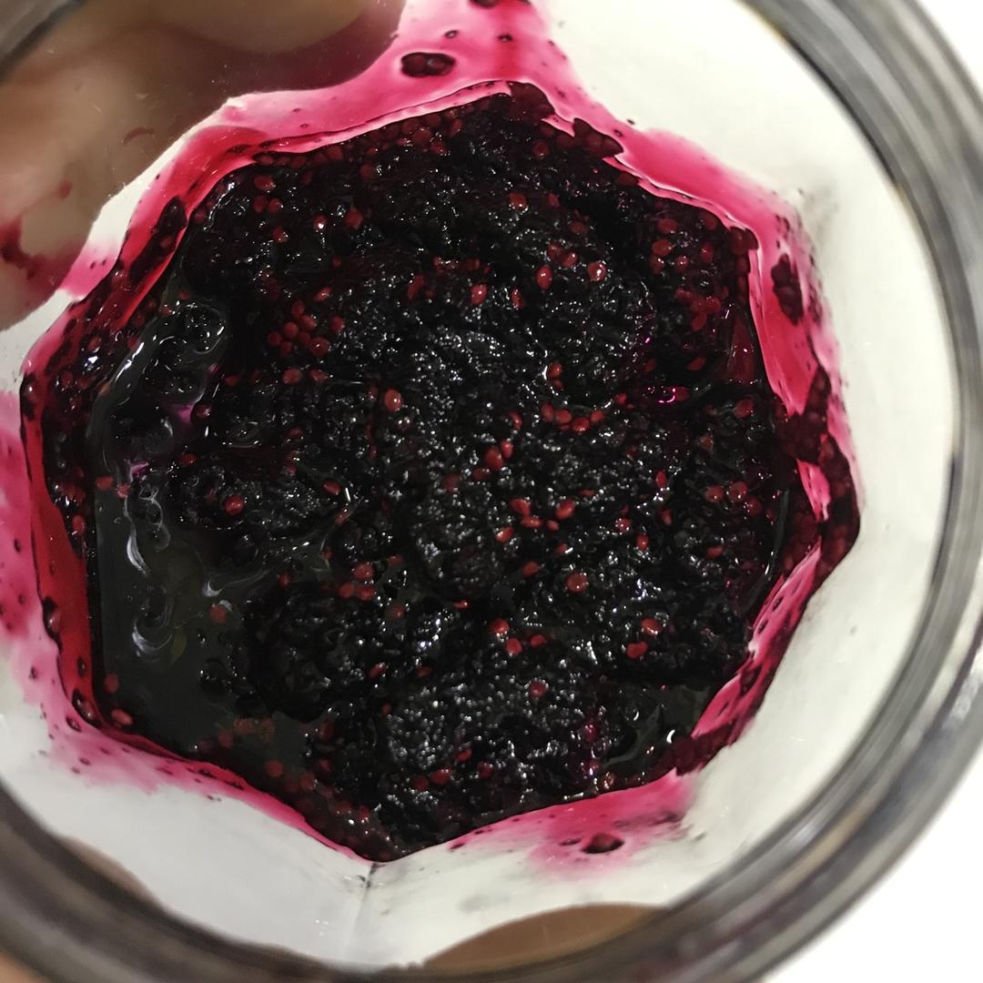 灯果做的桑葚果酱