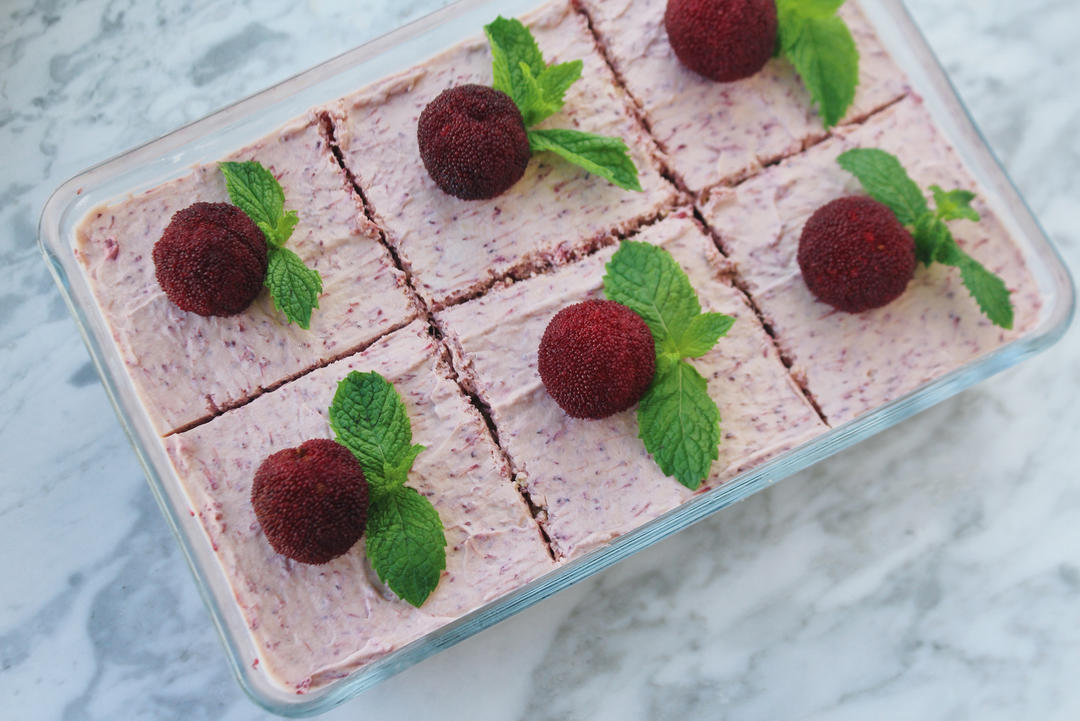 杨梅提拉米苏蛋糕