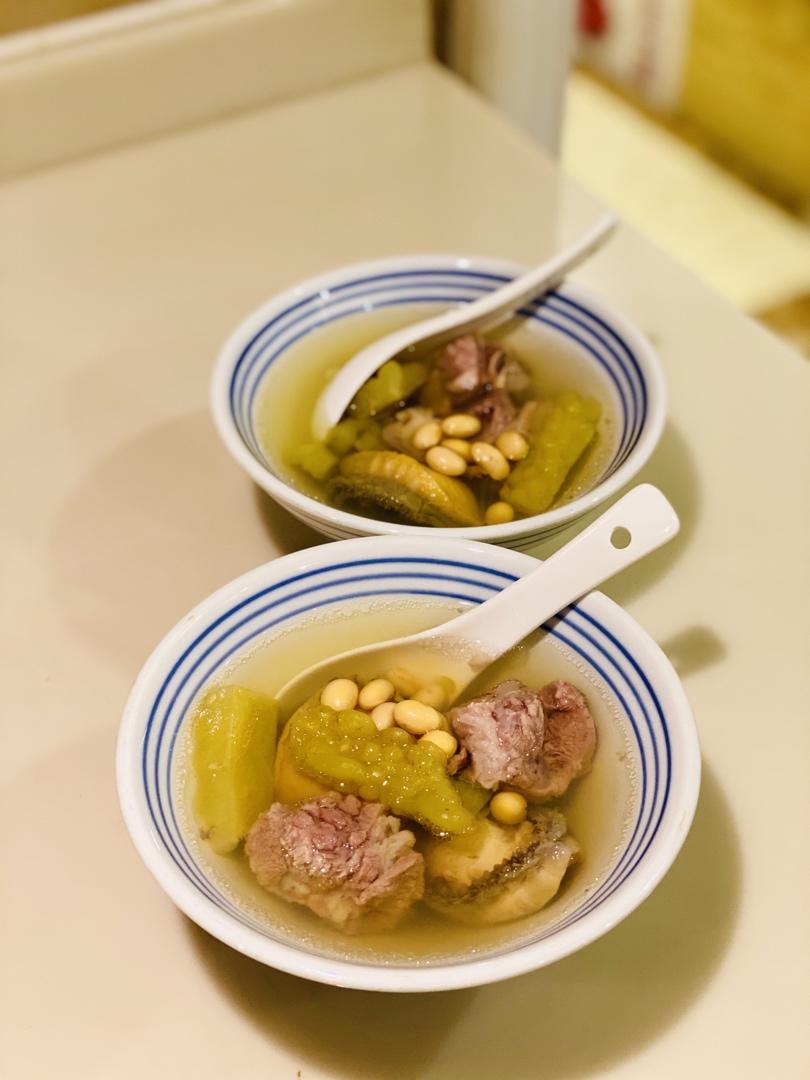 苦瓜黄豆排骨汤