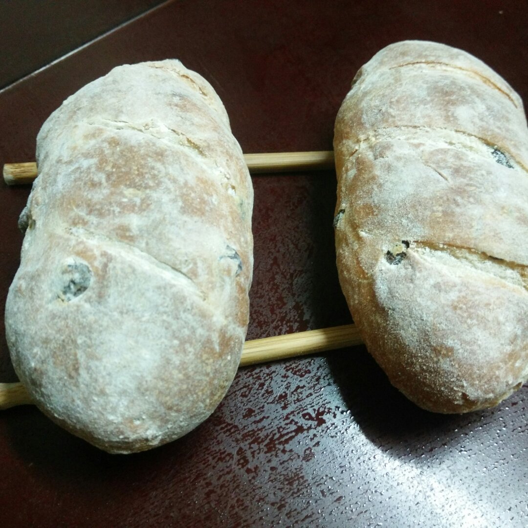 全麦葡萄干面包