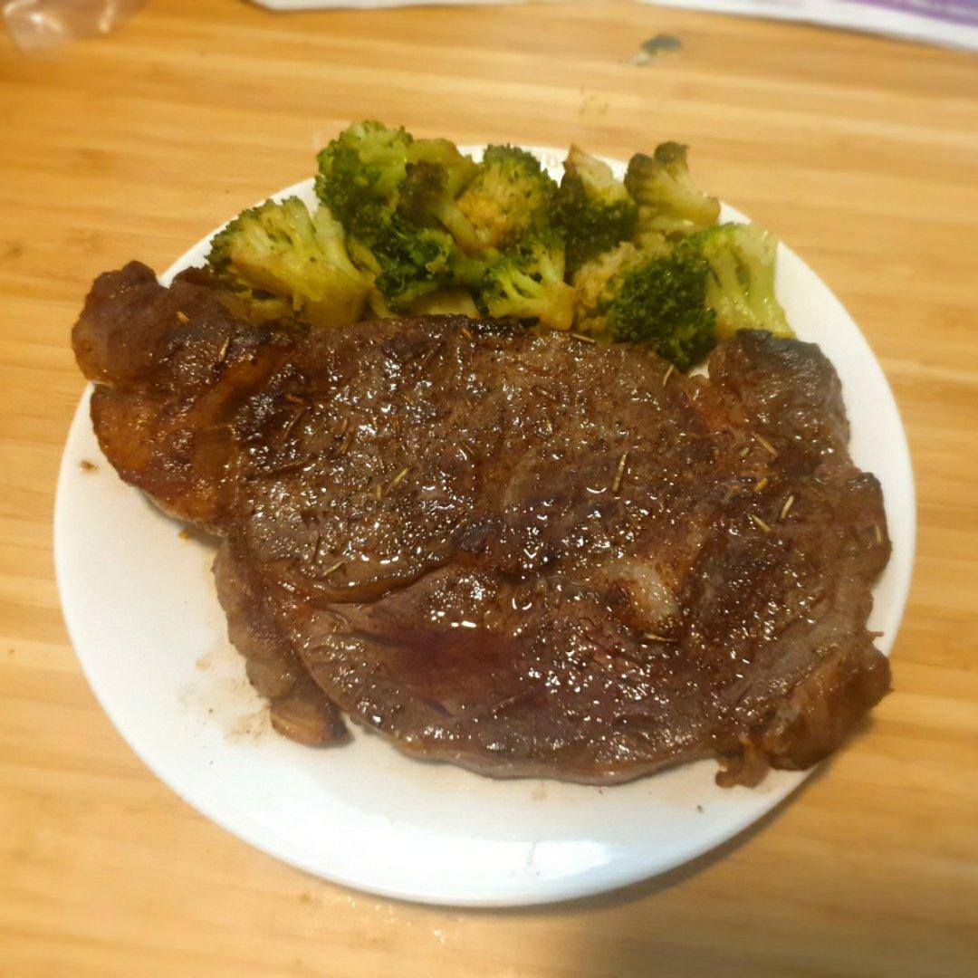 好吃到哭的煎牛排