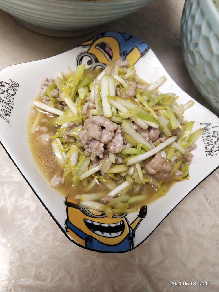 蒜黄炒肉丝