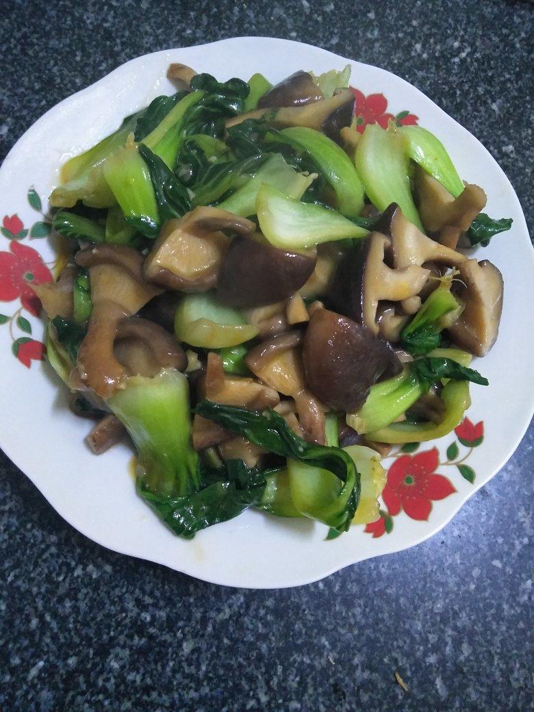浇汁香菇油菜