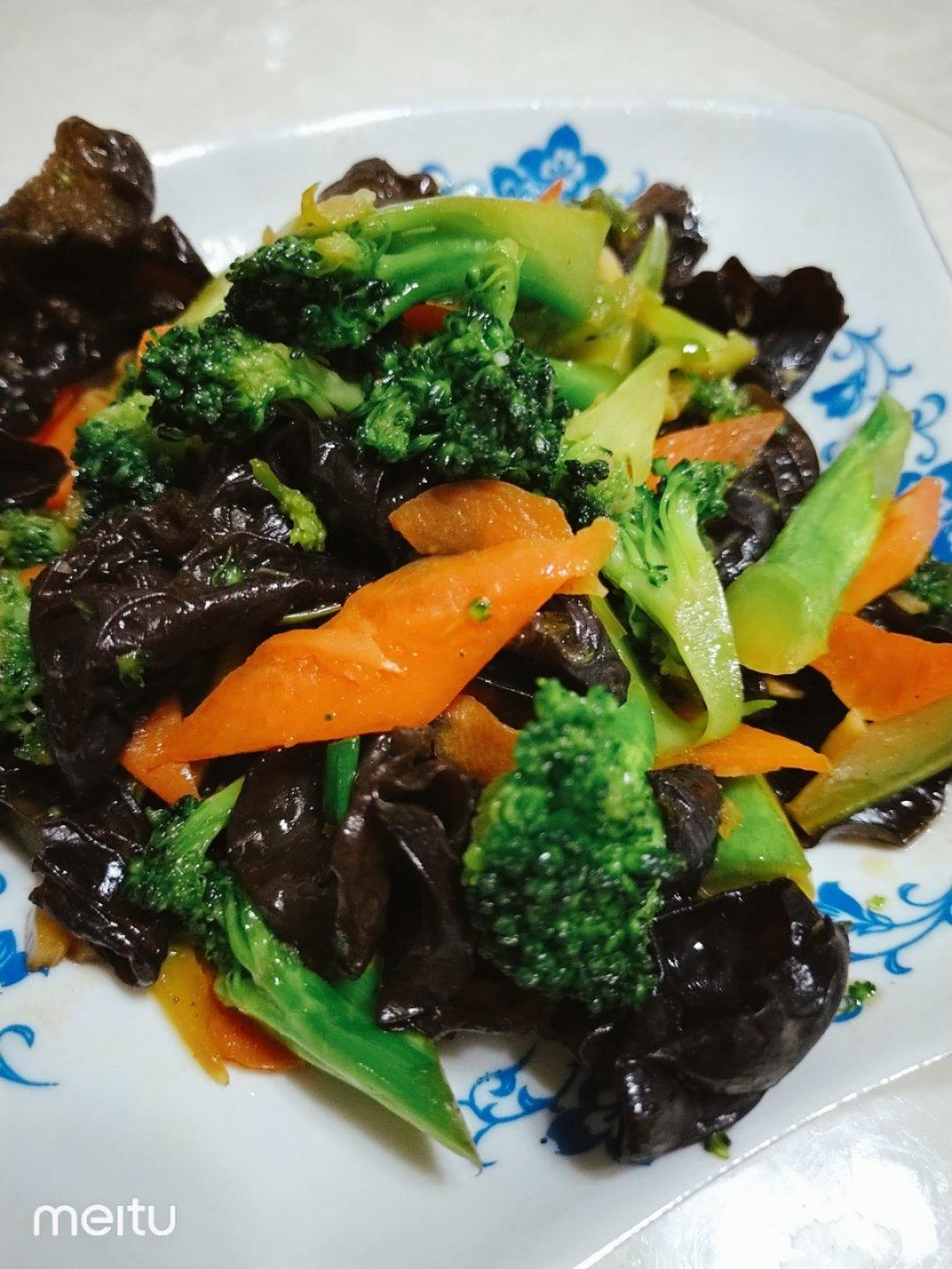 蚝油西兰花木耳