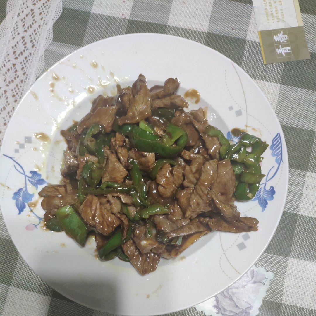 嫩嫩的青椒牛里脊