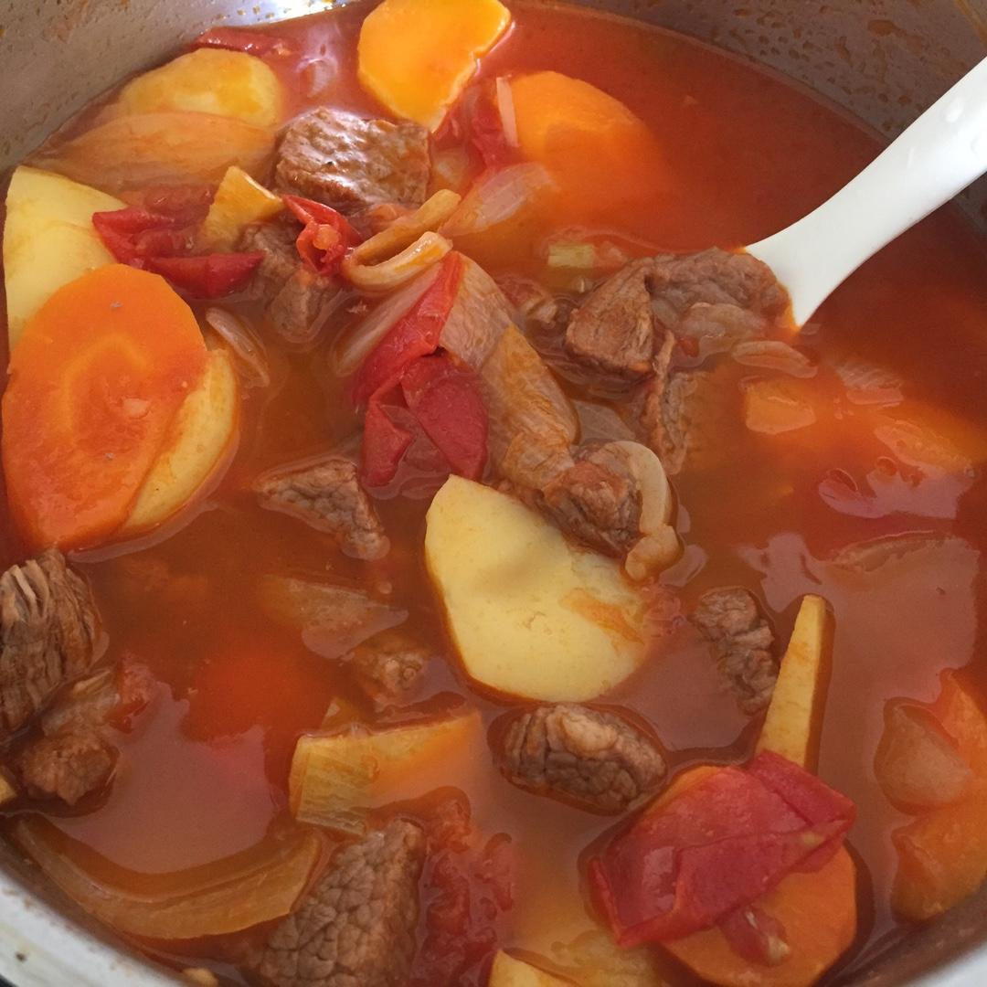 番茄土豆炖牛腩