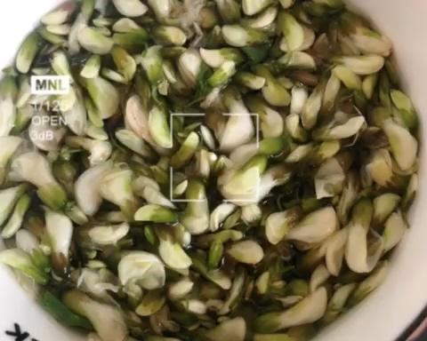 槐花简单保鲜保存方法（附蒸槐花不粘连法，粒粒分明哦）