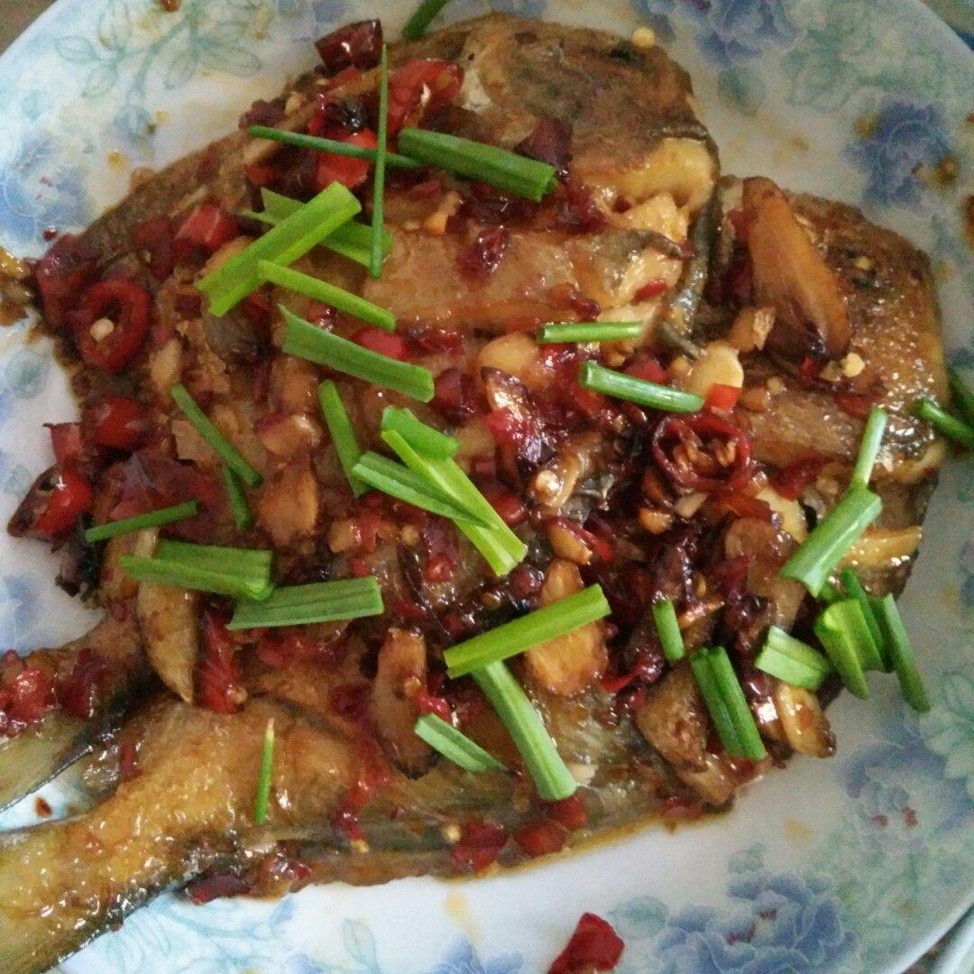干烧金鲳鱼