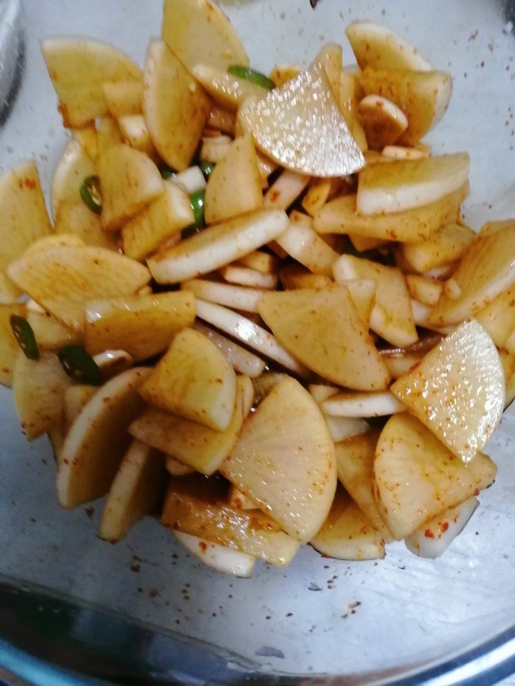 嘎嘣脆酸辣萝卜片丨早餐店招牌小菜