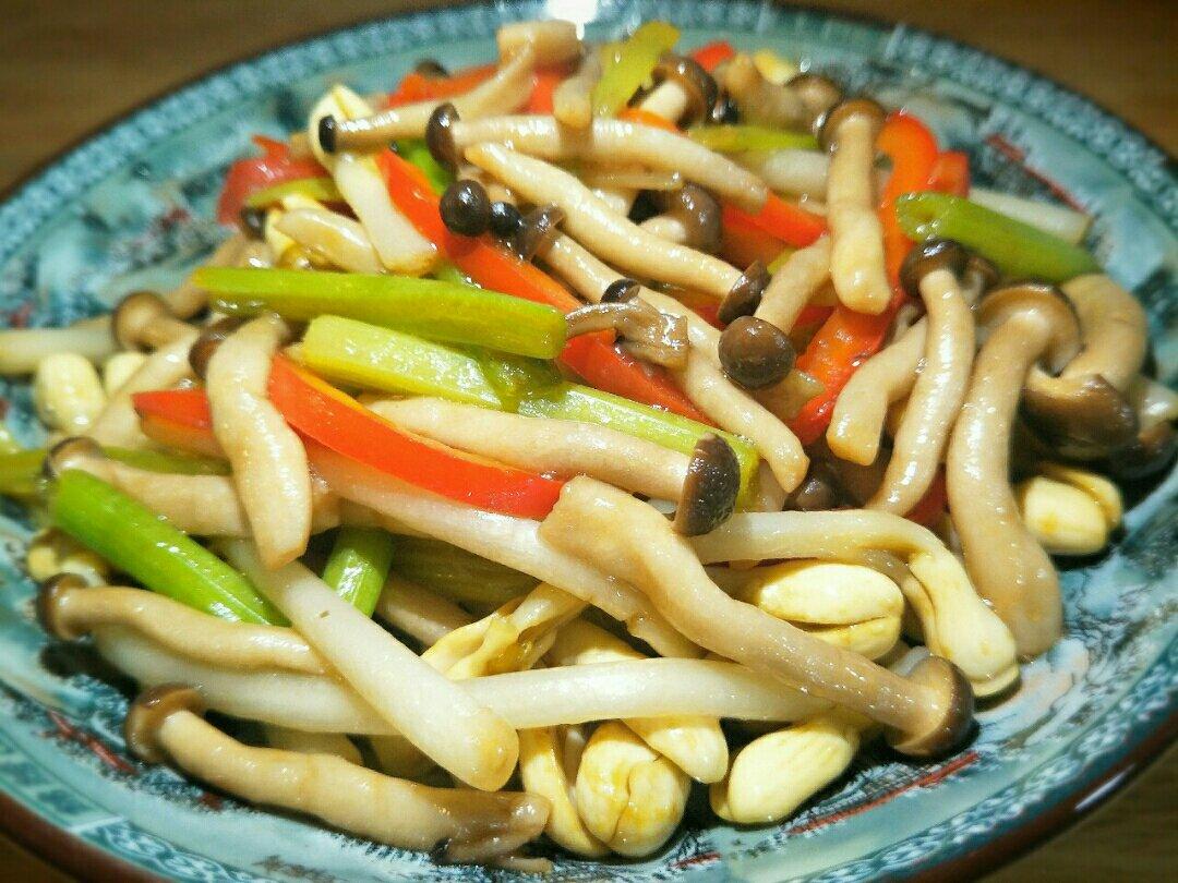 蟹味菇炒花生芽