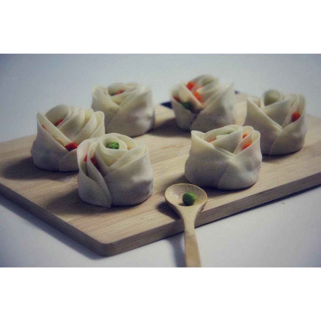 玫瑰花抱蛋煎饺