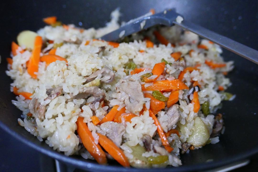 新疆羊肉抓饭
