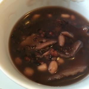 紫米薏米花生淮山甜粥(2人份量)的做法 步骤3