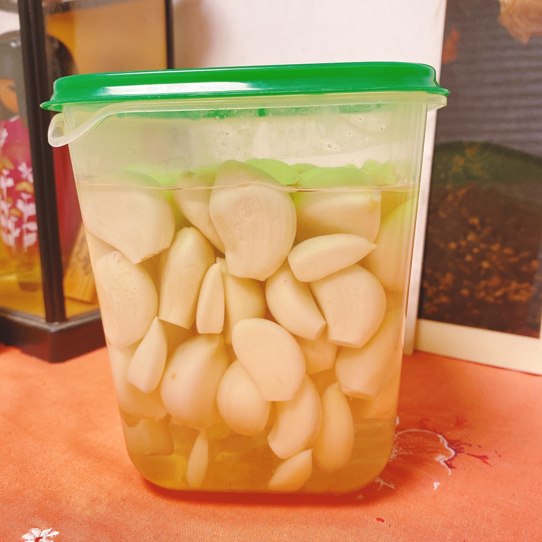 不是腊八节也能够泡出碧绿色的腊八蒜