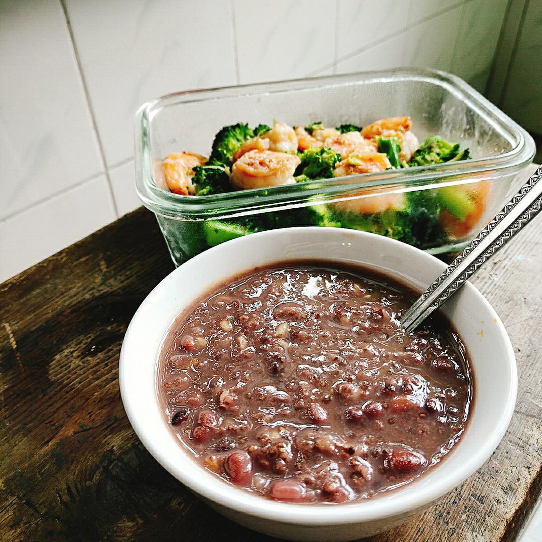 豆浆杂粮粥（别名：回归正轨粥）丨健康·三餐