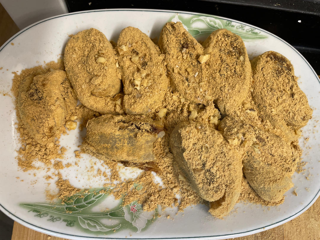 此配方做出的驴打滚无比软糯，放一天还是软的