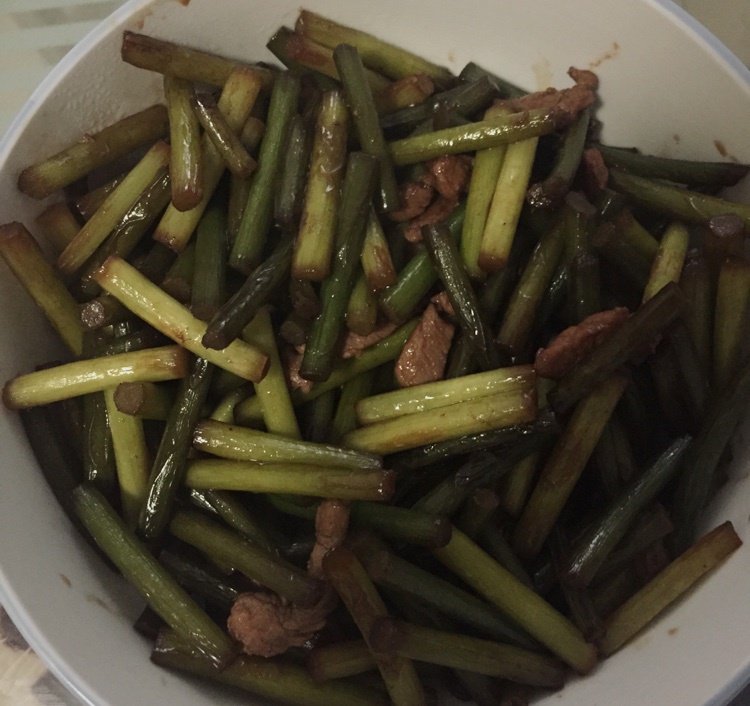 老丁的私房菜-蒜薹肉丝
