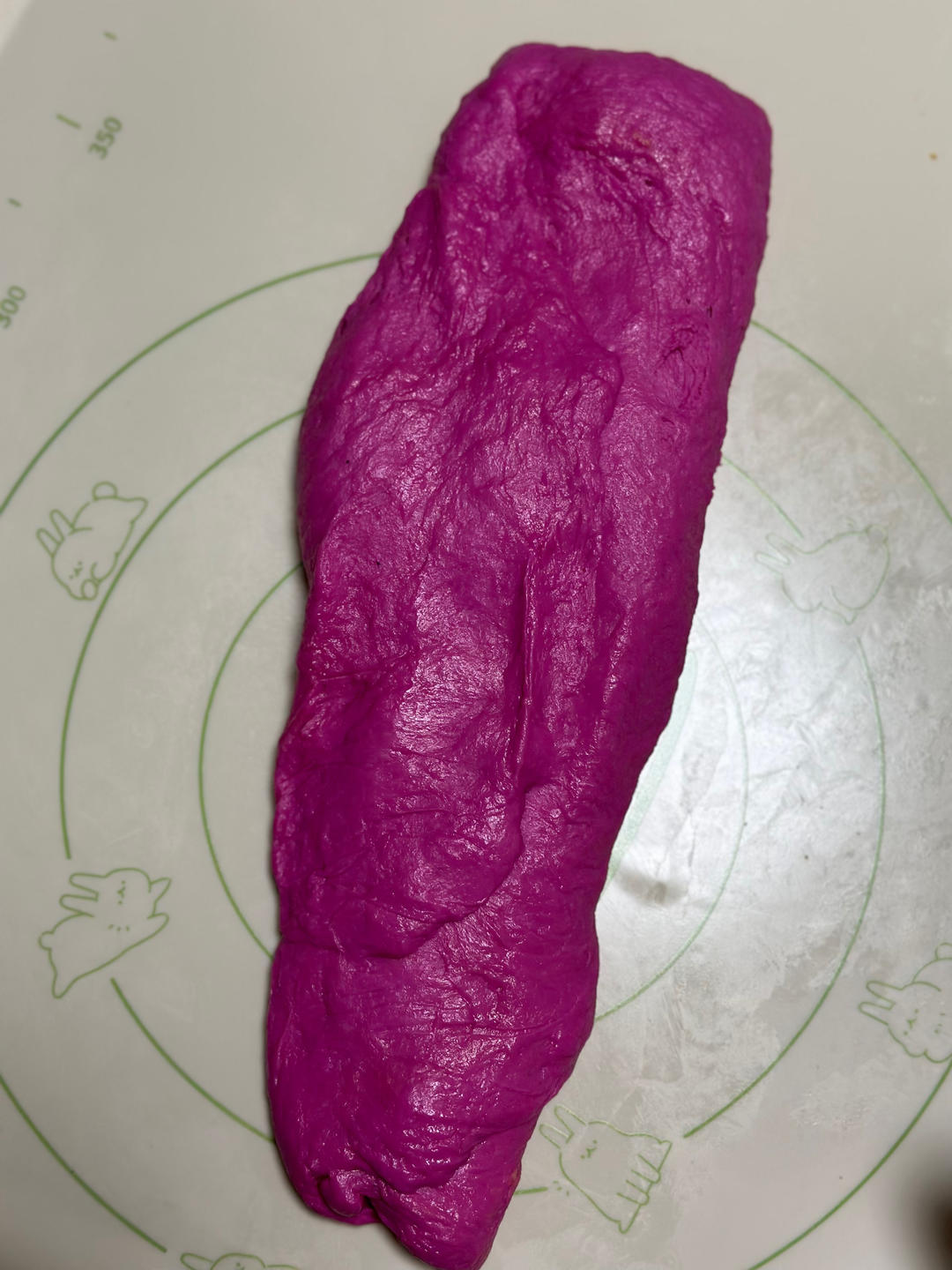 火龙果奶酪软欧包