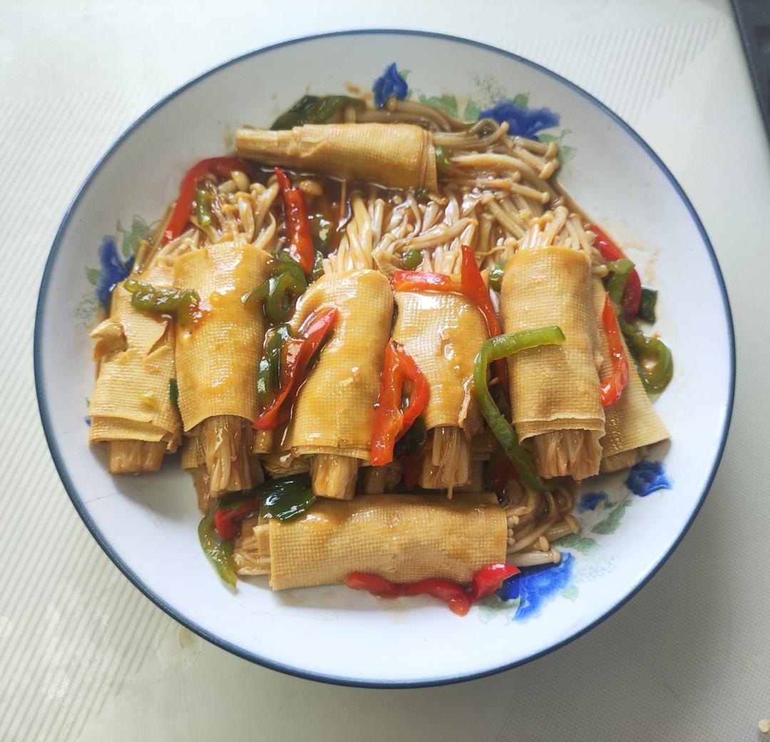 金针菇豆皮卷