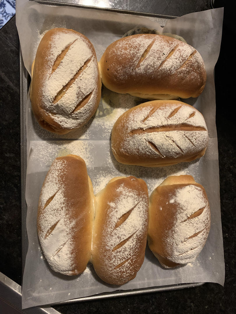 紫薯软欧包（内馅有麻薯，肉松，芋泥，口感超赞）配麻薯做法～