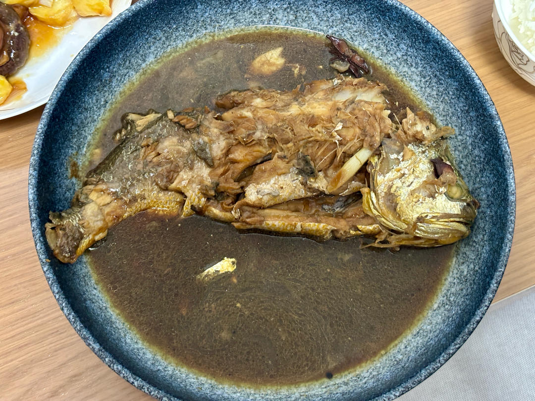 红烧黄鱼—鱼皮不破的小窍门