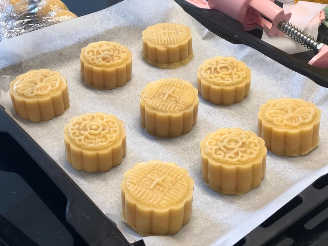 广式月饼——蛋黄莲蓉月饼