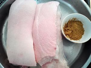 黄金脆皮猪肉的做法 步骤1