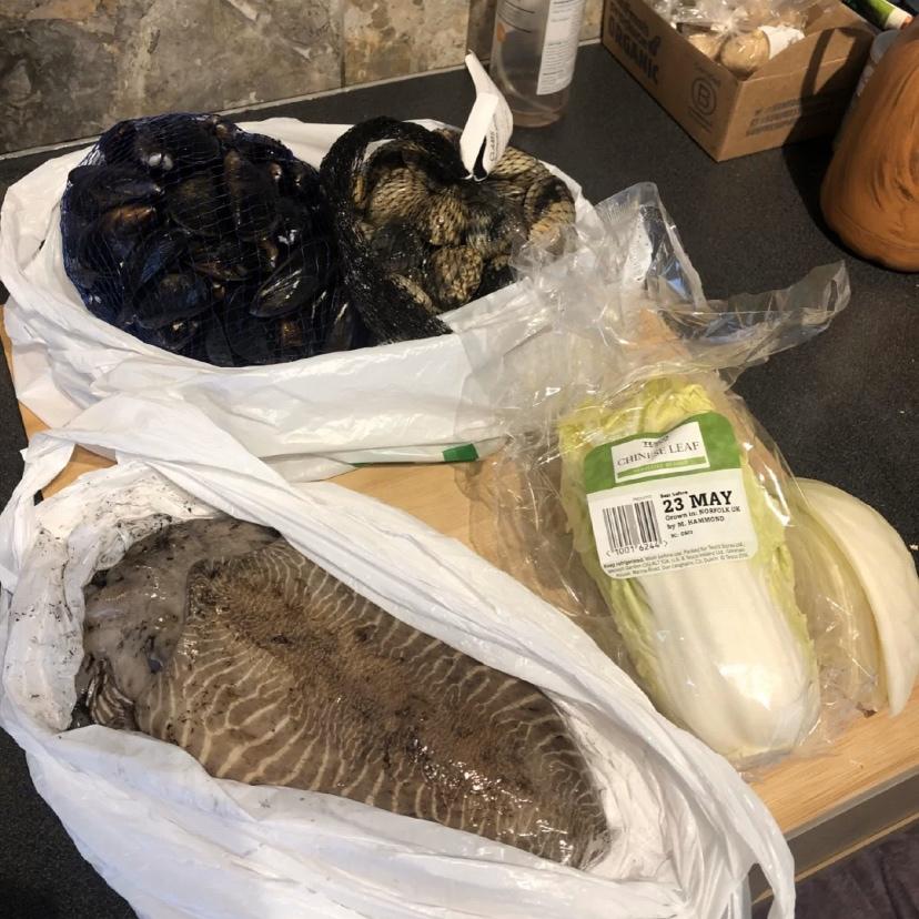 家庭版韩式海鲜锅的做法 步骤1