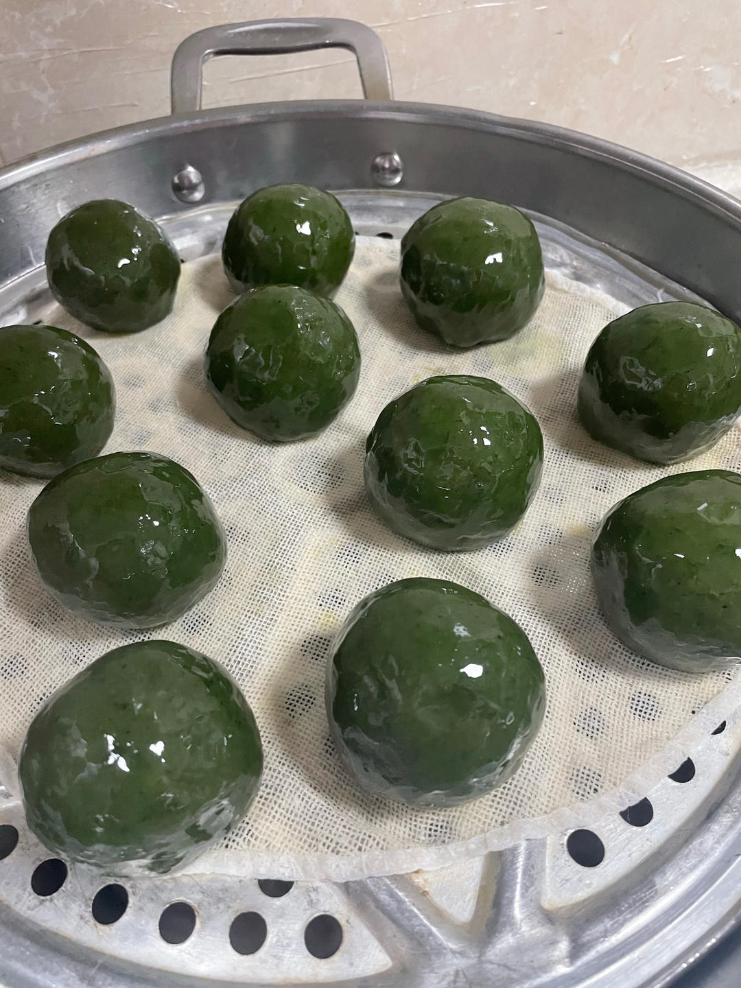 清明必吃的艾草青团