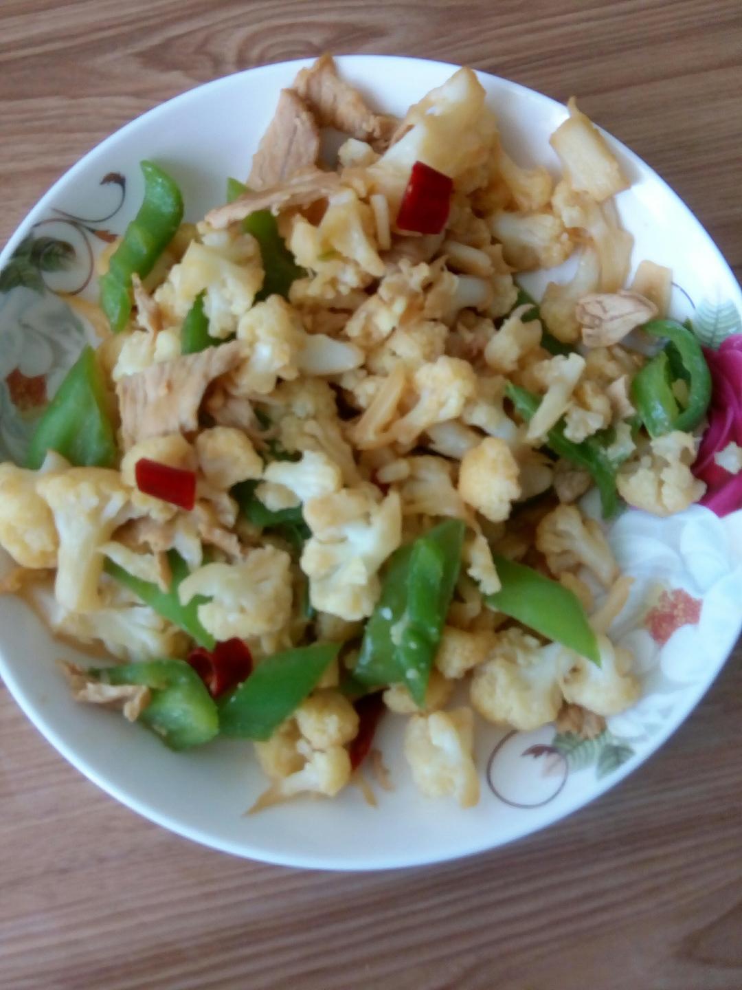 老丁的私房菜-干锅花菜