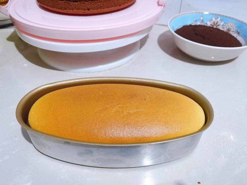 用市售普通八连杯酸奶做比豆腐还嫩的酸奶蛋糕，云朵般轻盈