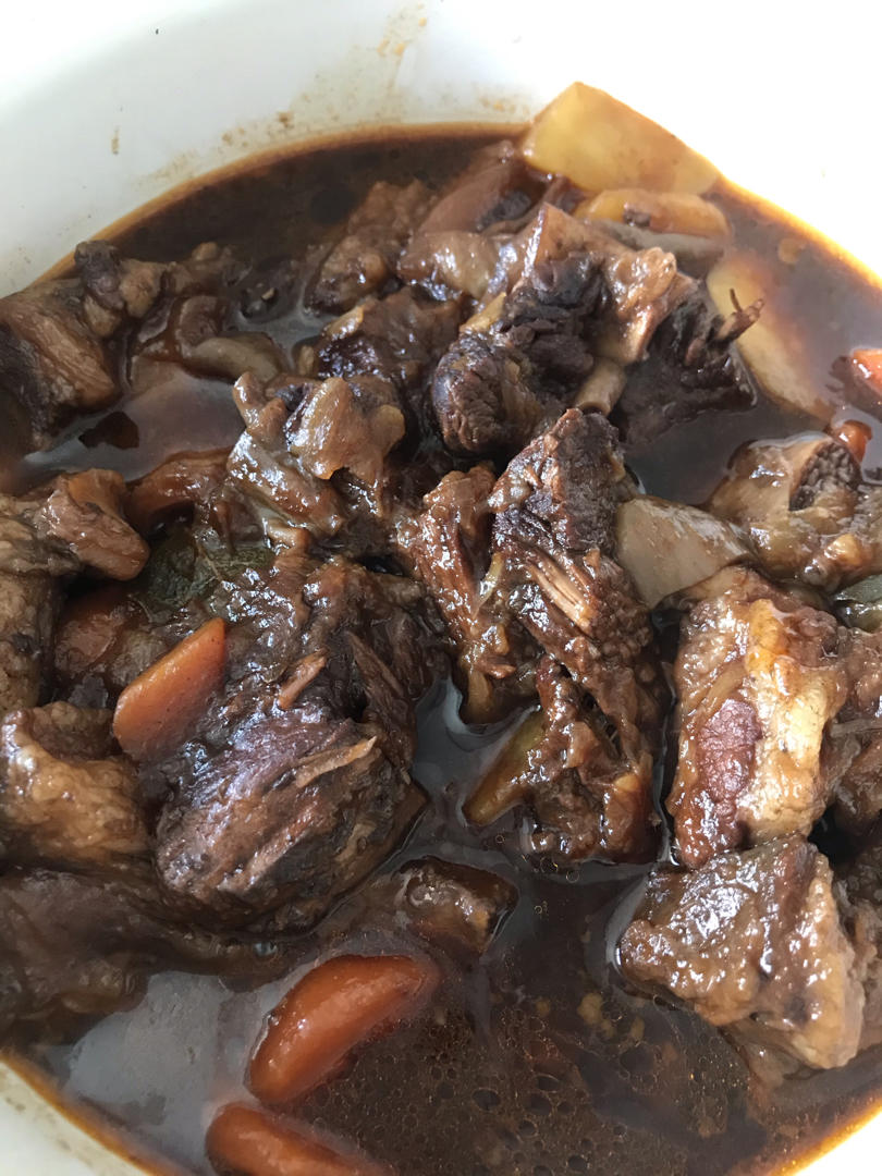 浓厚酥烂醇香，红酒炖牛肉