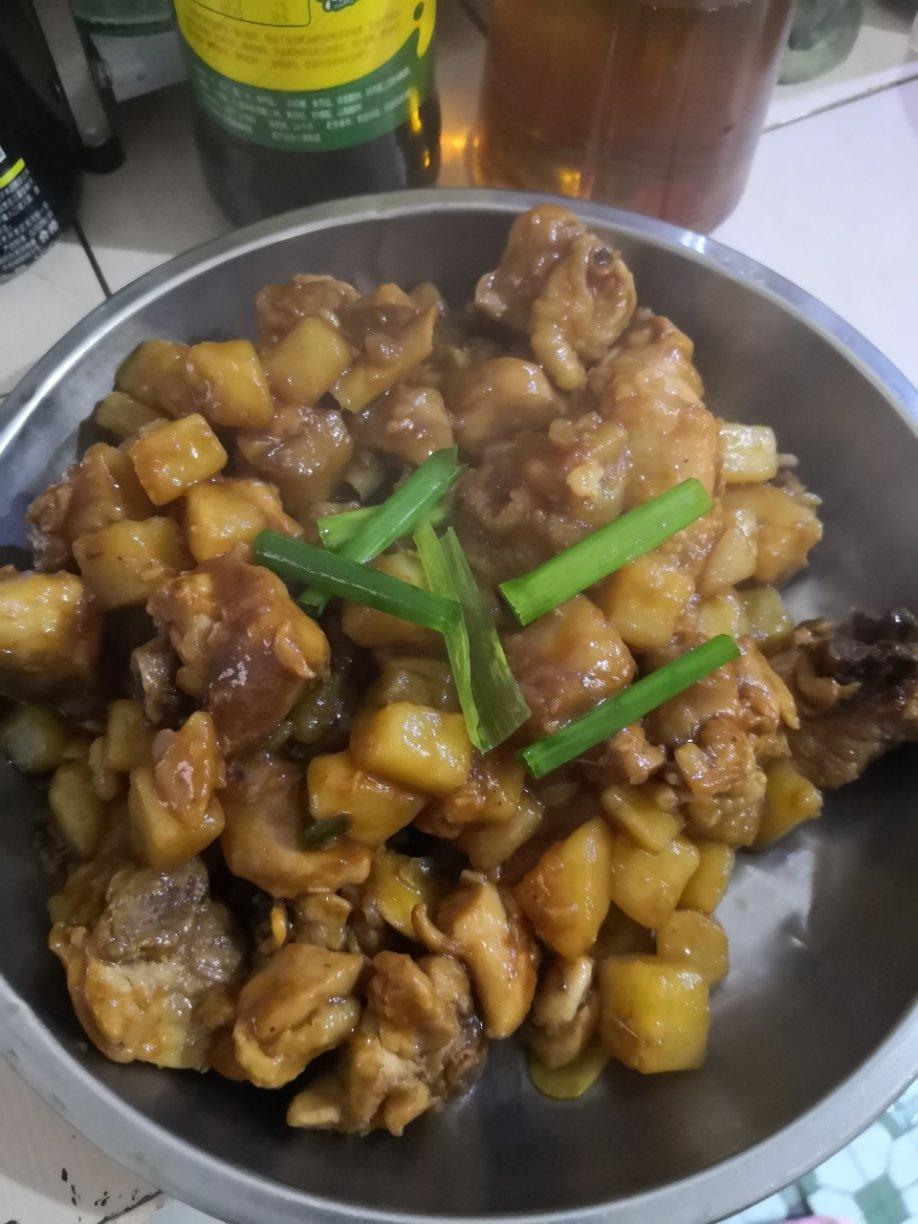 土豆焖鸡腿