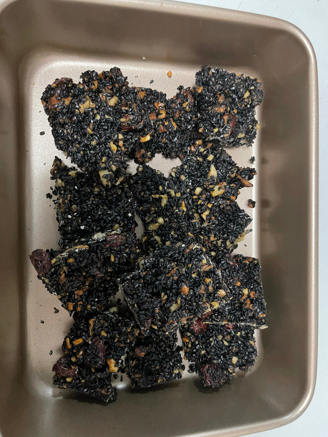 黑芝麻红枣核桃饼