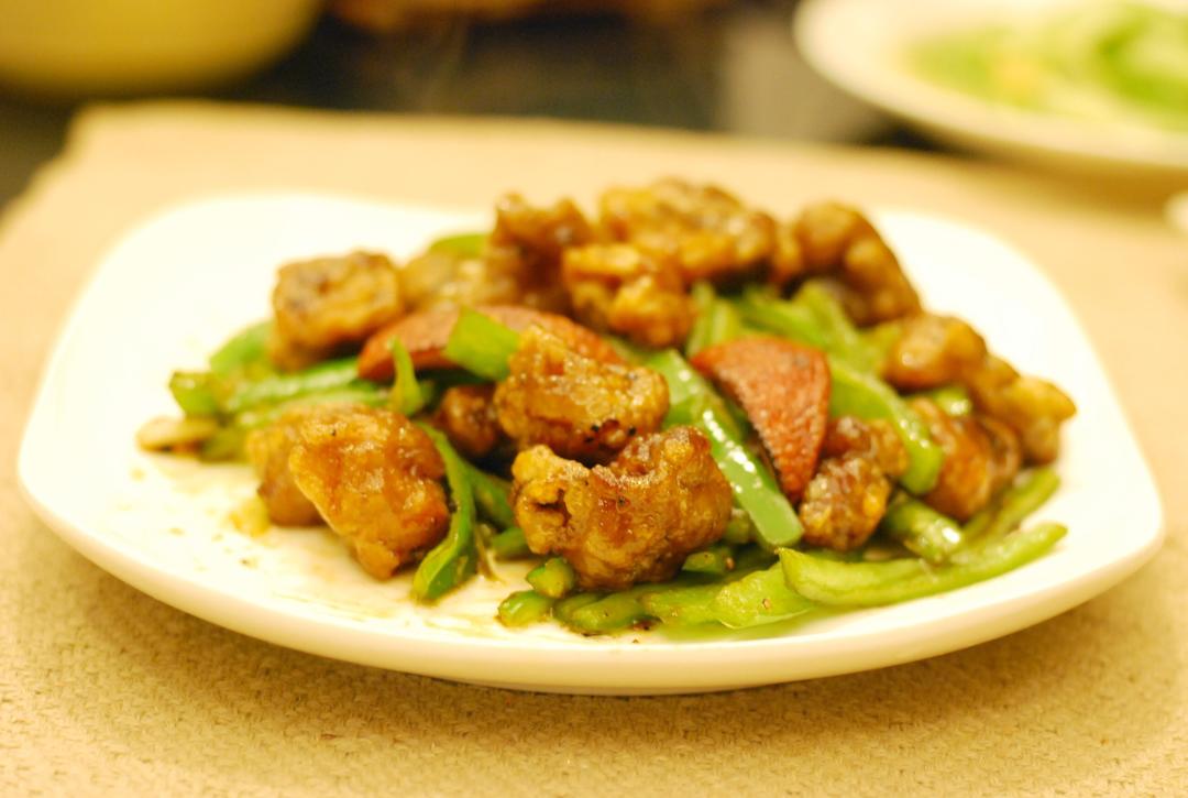 黑胡椒汁酱排骨的做法