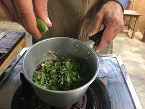 泰国北方菜系︱酸辣鸡汤的做法 步骤8
