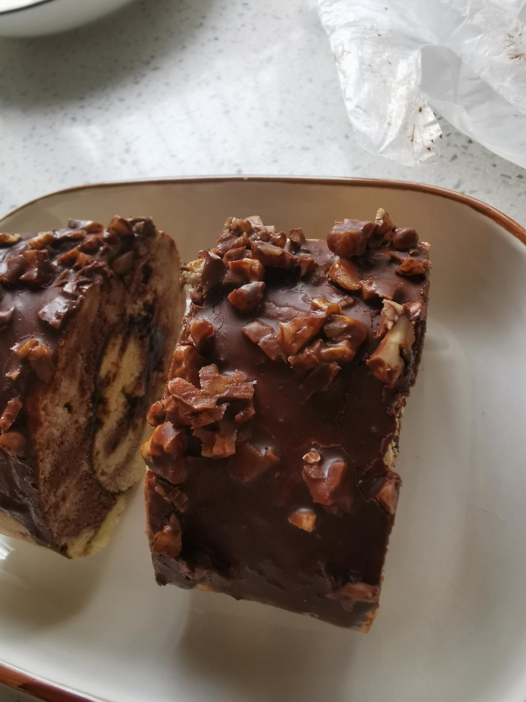 🍫梦龙蛋糕卷. 巧克力脆皮蛋糕卷 by pink-rabbit