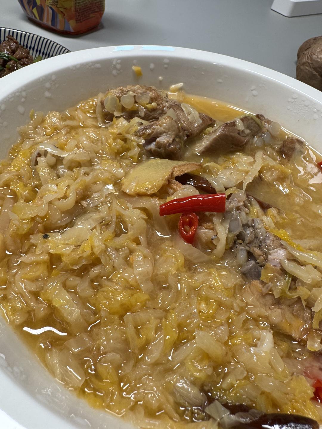 东北酸菜炖排骨