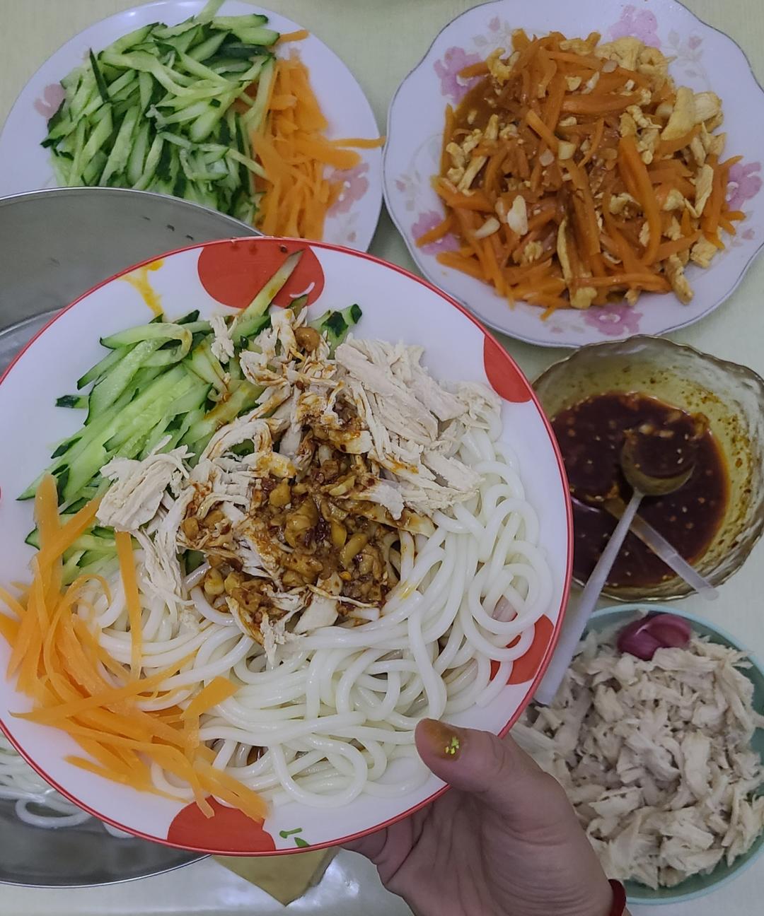 夏日专供——红油鸡丝麻酱凉面