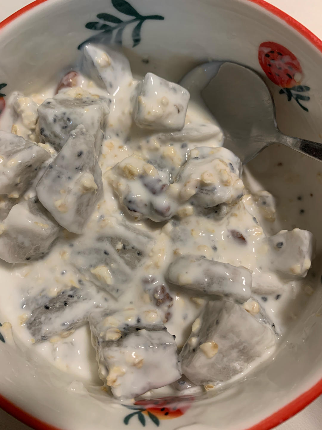 红心火龙果酸奶碗