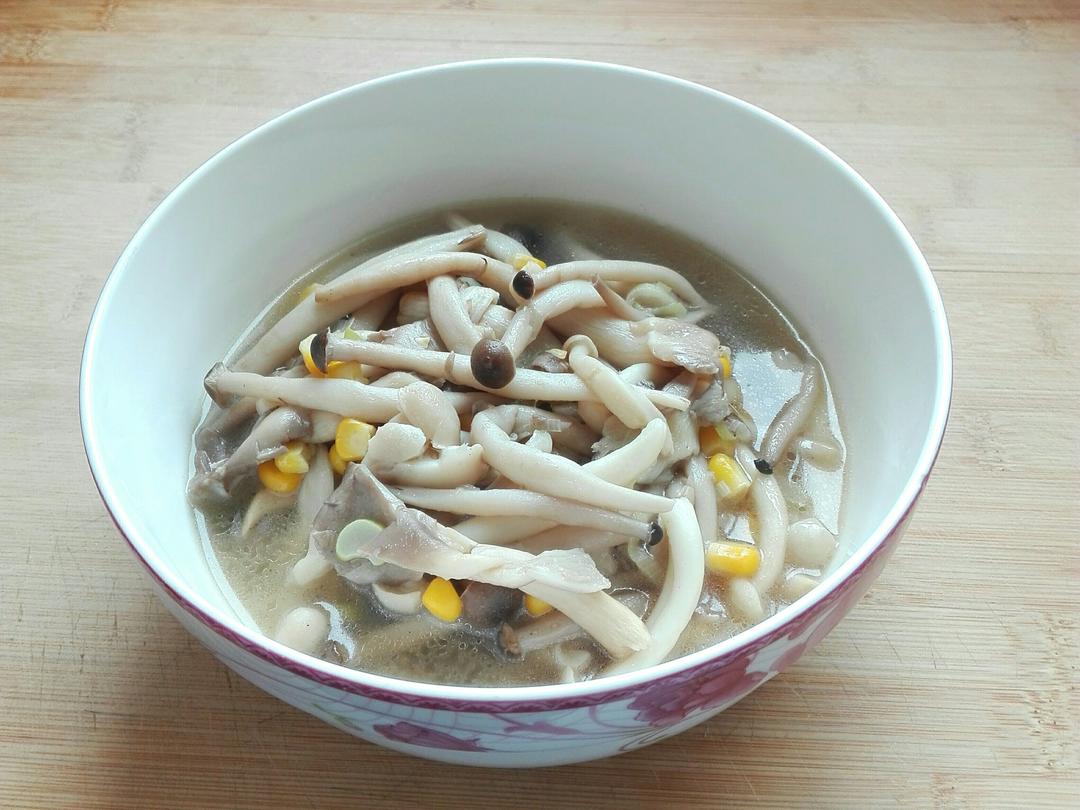 夏天hot做的什锦杂菇汤