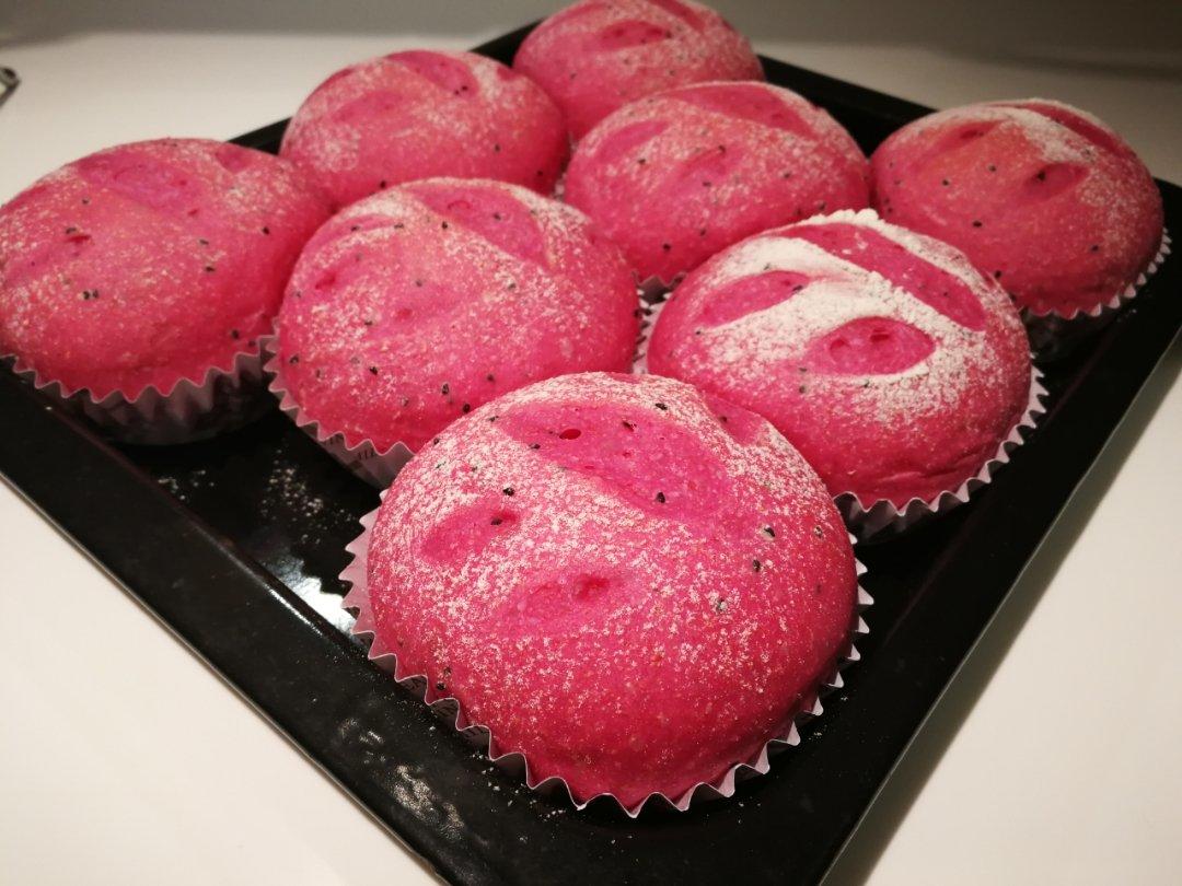 美珒做的火龙果全麦软面包