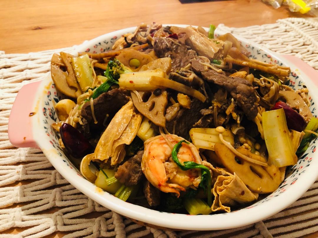 厨师长教你：“麻辣香锅”的正宗做法，看得口水直流 ！