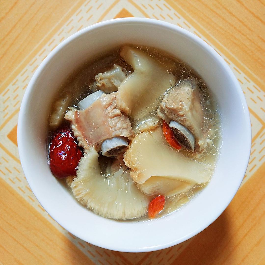 猴头菇排骨养胃汤