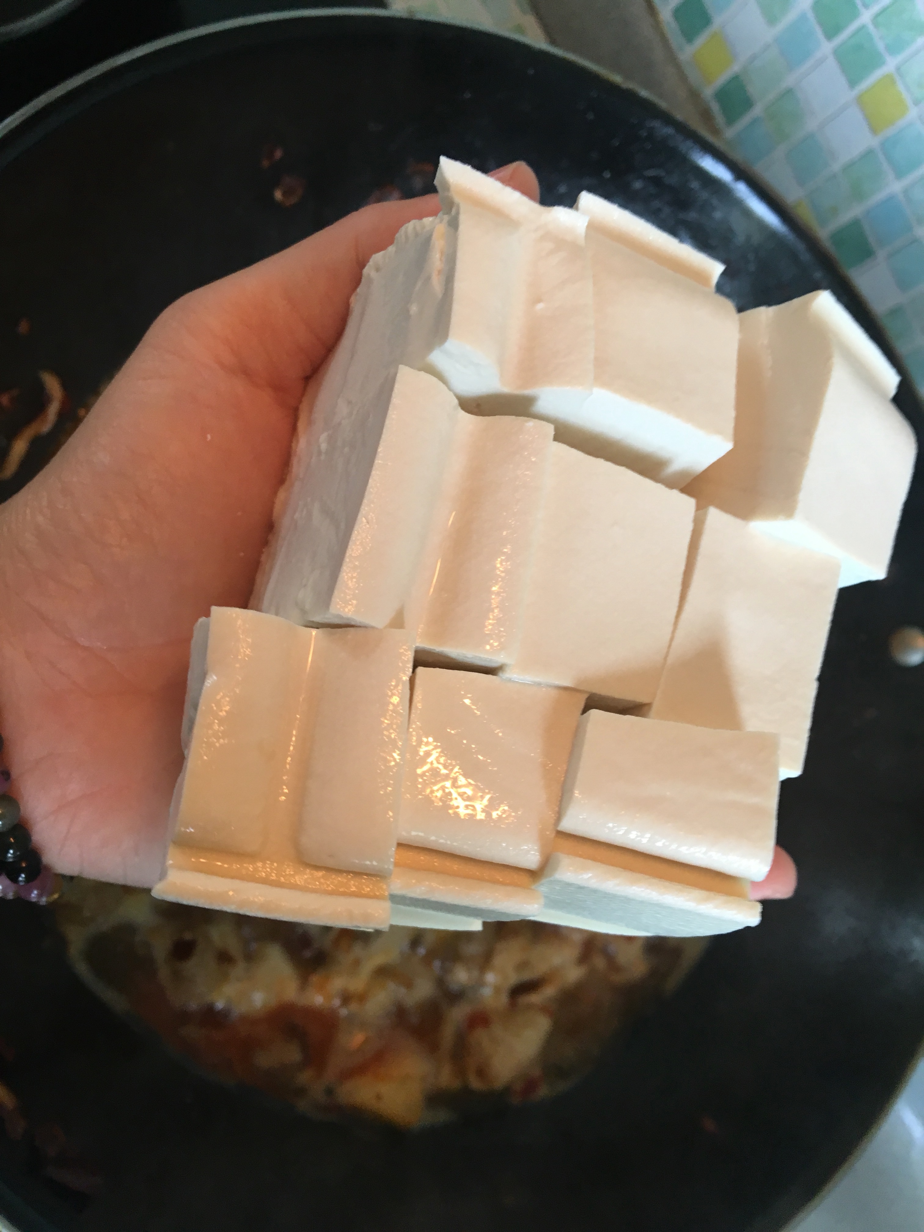 火锅底料肥肠豆腐煲的做法 步骤6