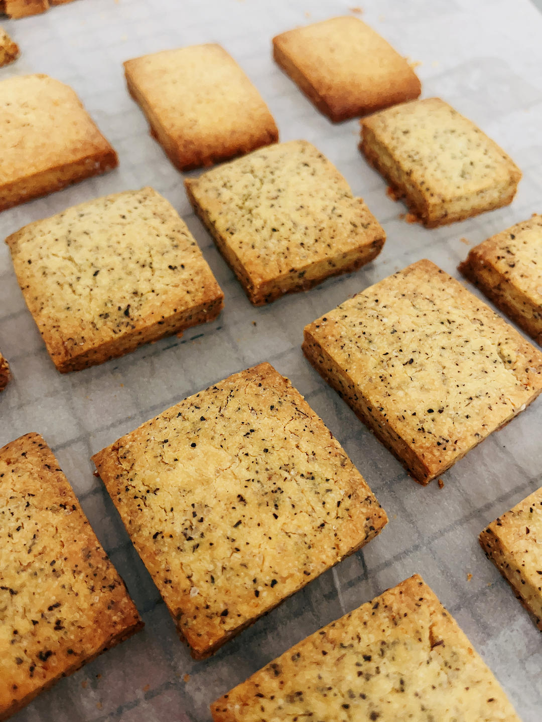 比炼乳小方好吃百倍的方块饼干