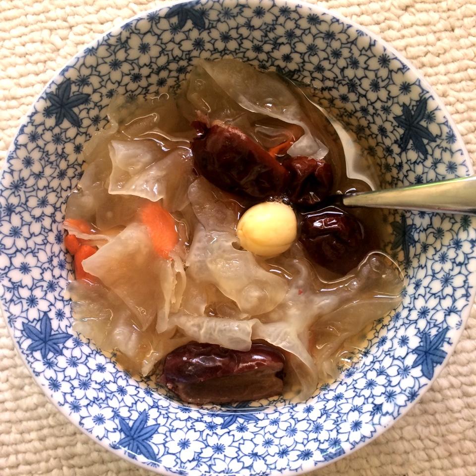 红枣银耳莲子羹