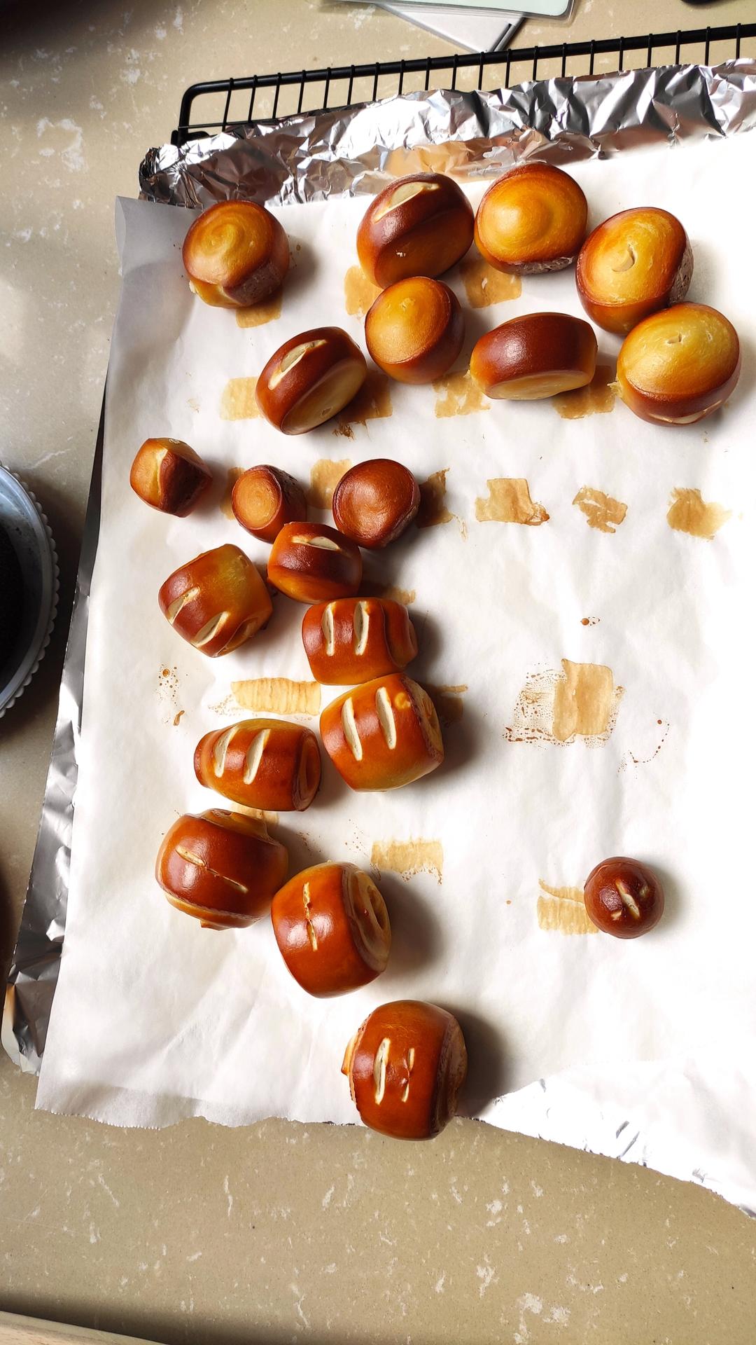 #烤100个面包# 🍞010 明星店的「碱水小丸子&小肉丸」