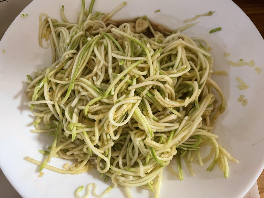 一定要试试的清新爽口凉拌西葫芦